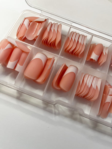 Medium short French tip 120 pieces pink nude tapered square